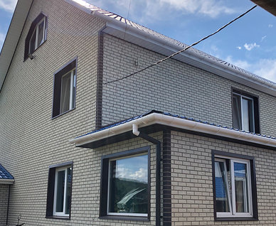 Современный коттедж из газобетона с облицовкой